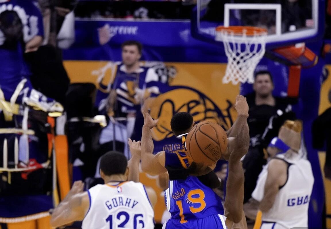 勇士快船季后赛首战：攻防火花对决精彩回顾(图4)